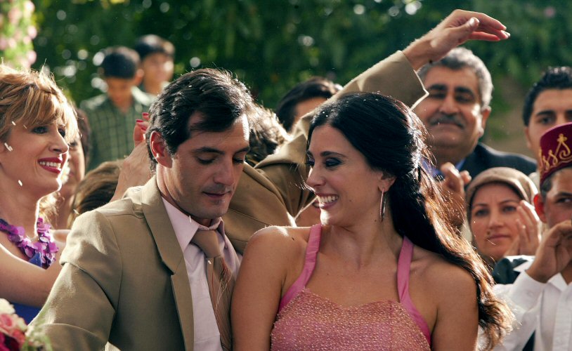 Director and star Nadine Labaki on the set of Caramel.&nbsp;