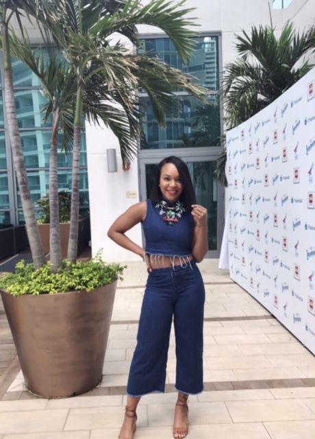 Denim on denim #ClassicAF and I added a bangin floral necklace to spice it up a bit. Another Miami/Hispanicize 2017 outfit.&nbsp;